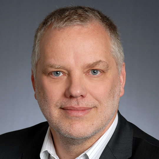 Portrait of Dr Kromminga for product testimonial.